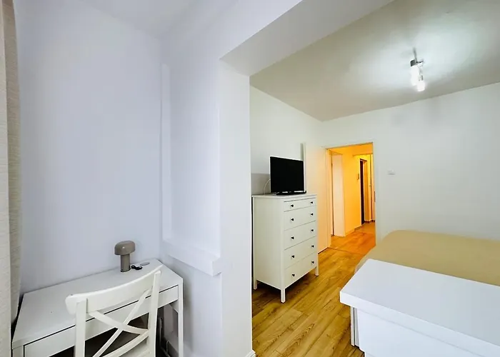 Deluxe Quiet Family Oasis Apartment *